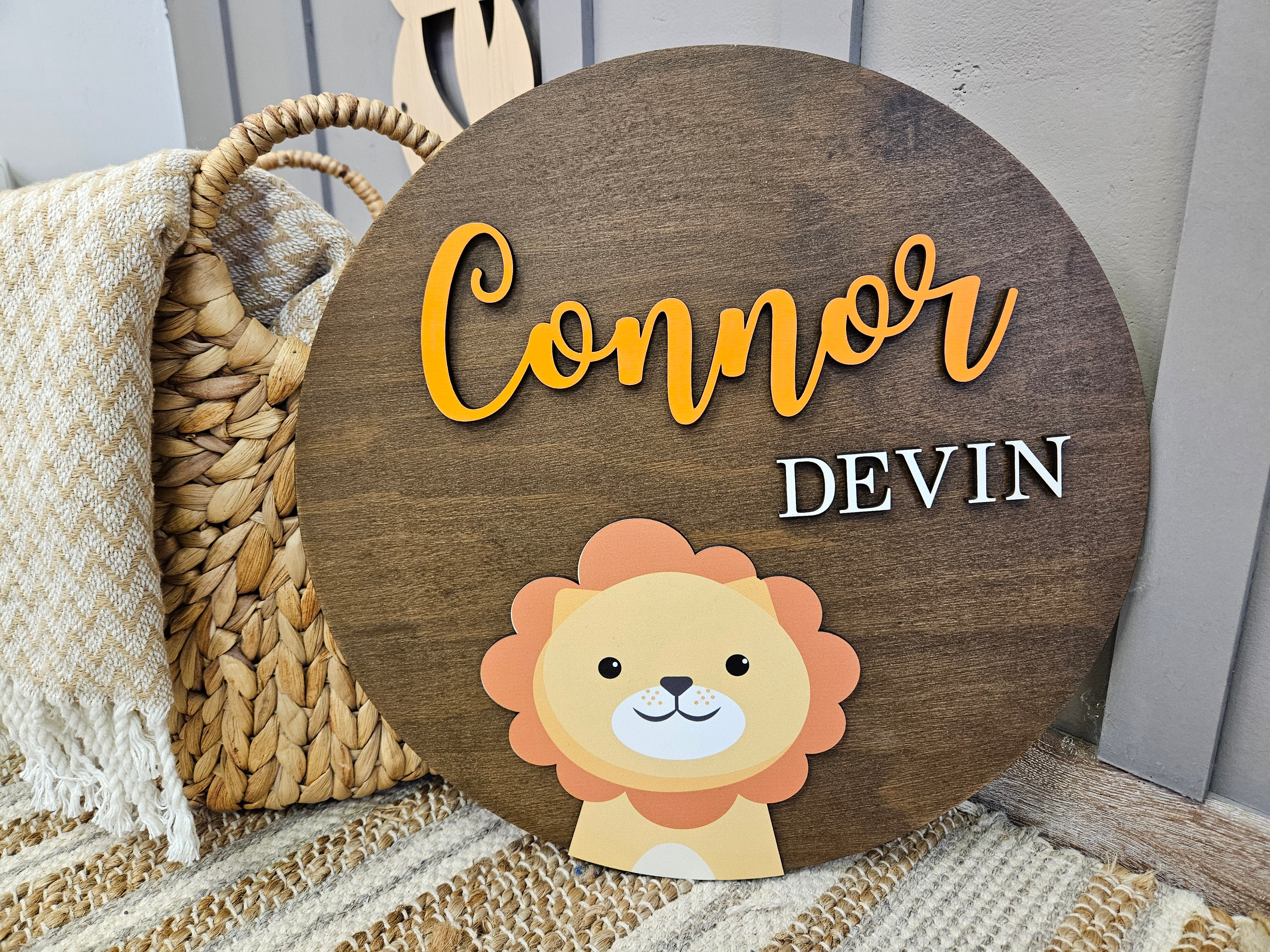 Wooden Round Name Sign with Lion – Personalized Nursery Wall Decor