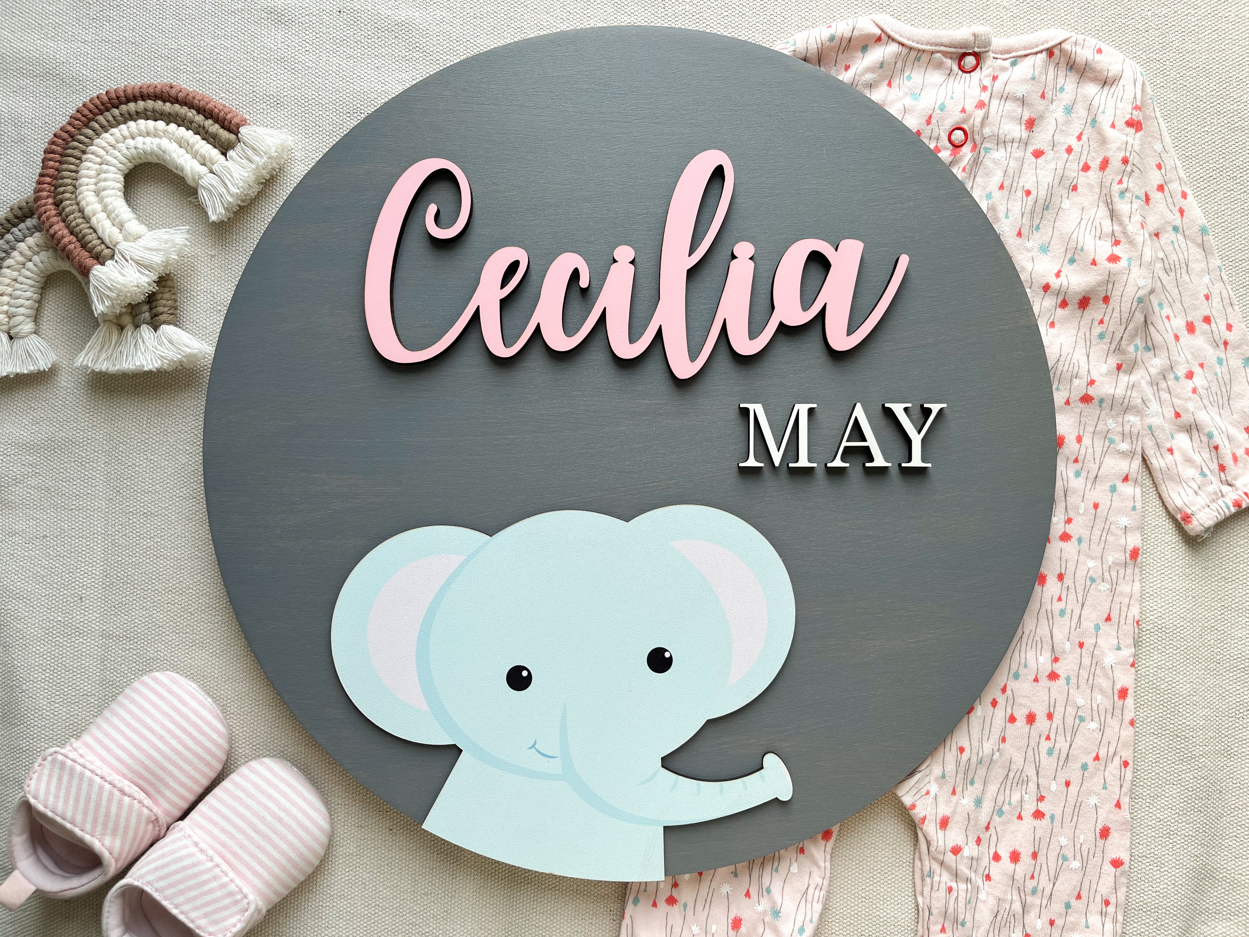 Wooden Round Name Sign with Elephant – Personalized Nursery Wall Decor
