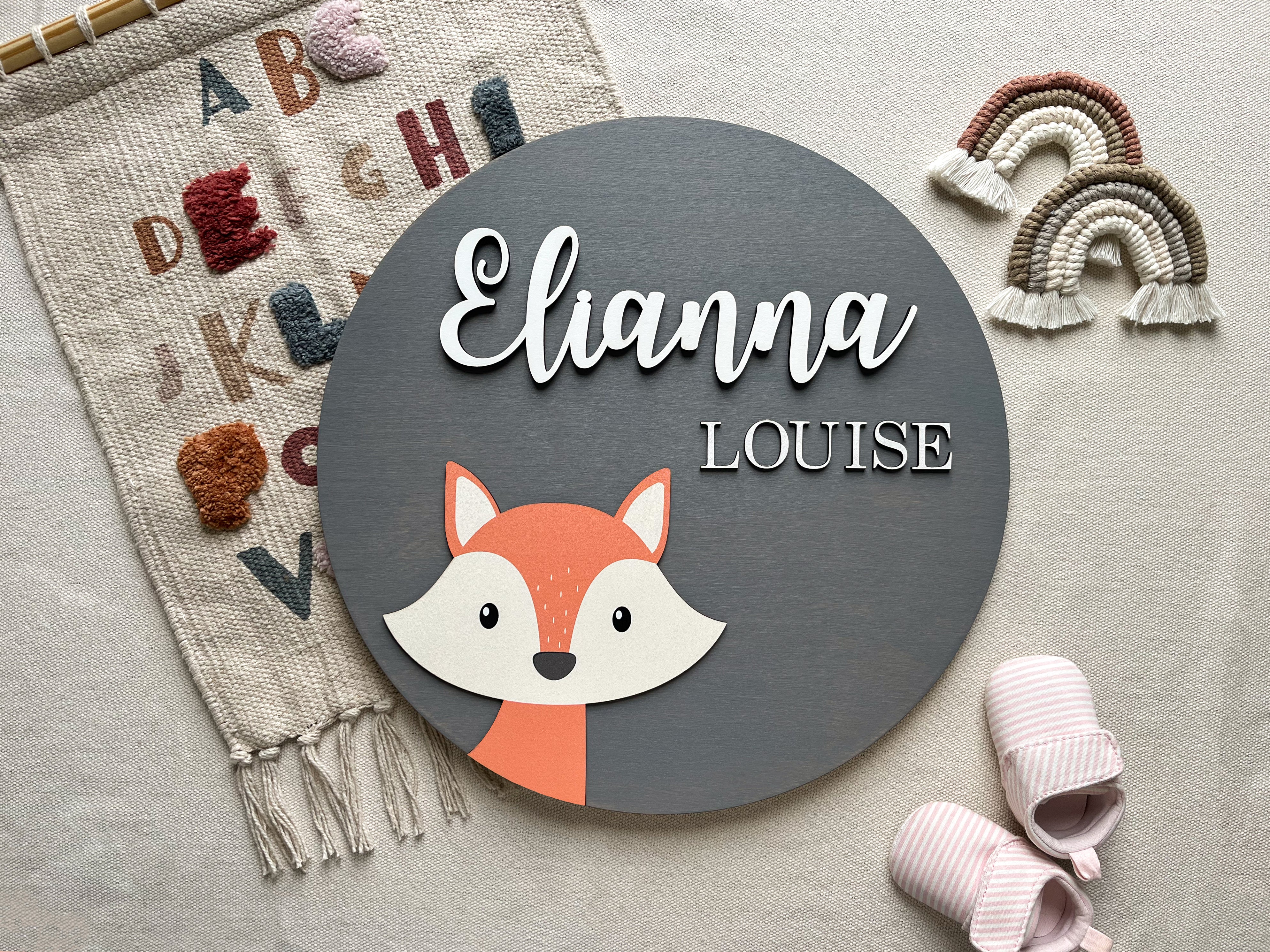 Wooden Round Name Sign with Fox – Personalized Nursery Wall Decor